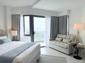 Luxe Ocean View Studio @Tambuli Cebu | Coral Suite - Image 3