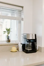 Kits Beach Escape - 3B Home w/ Free Parking - Image 4