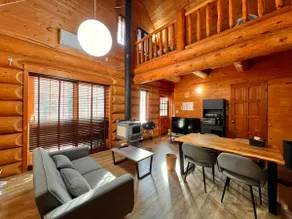 Prime Katsunuma: Private log house in the forest | A relaxing space to enjoy BBQ surrounded by greenery - Image 3