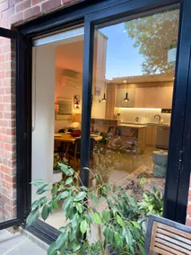 Bright 2br Footscray Apt | Work-Friendly + patio - Image 2
