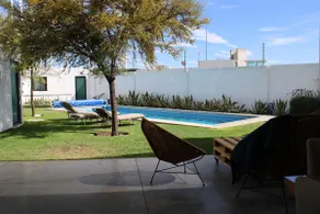 House with a 13-meter private pool and a large garden - Image 3