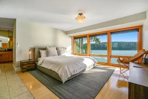 Seaside Serenity 2BR | Amazing Views | Rooftop Bar - Image 3