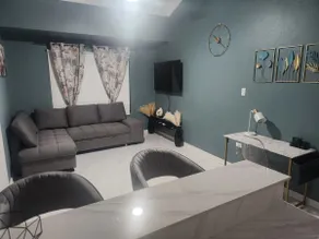 Cozy 1 Bedroom Apt at the Ascot - Image 2