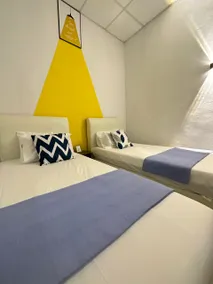 Bamboo Hill Cottage. 2 BR. 5 Beds. Bamboo Hill Cottage. 2 BR. 5 Beds. - Image 3