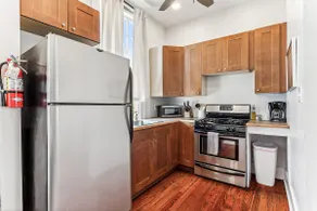 Smart 2BR Overlooking Freret w/Roof Deck & Parking - Image 3