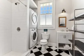 Smart 2BR Overlooking Freret w/Roof Deck & Parking - Image 5