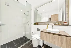 Urban Bliss 2BR Abode - Luxury丨Comfort丨Parking - Image 5