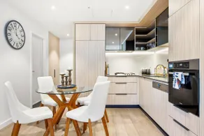 Urban Bliss 2BR Abode - Luxury丨Comfort丨Parking - Image 2