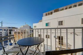 Central Fully Equipped One Bedroom Apartment in St Julians - Image 4