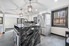 Beautiful Home, Great Location - Image 5