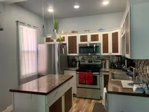 Cozy 3-bedroom home with street parking for 2 cars - Image 4