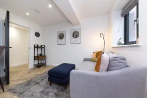 Flat in Royston Town Centre - Image 2