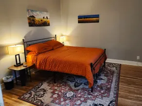 Spacious 2BR Apt Downtown, 2 Blocks from State Capitol - Image 3