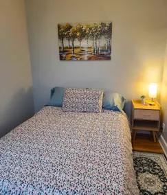Spacious 2BR Apt Downtown, 2 Blocks from State Capitol - Image 4