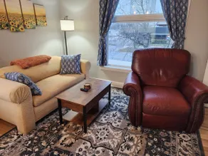 Spacious 2BR Apt Downtown, 2 Blocks from State Capitol - Image 5