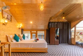 Jacuzzi cabin near pine forest, Jibhi - Image 3