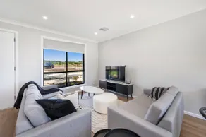 Pinot Noir Villa - Image 2