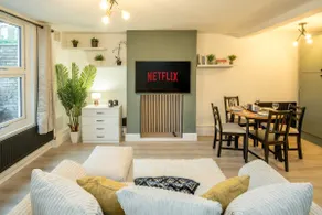 Stunning 1 Bed Luxury London Garden Apartment - Image 2