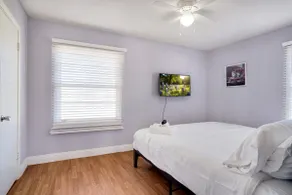 The Lavender Loft: Cozy & Chic - Image 4