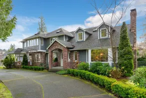 Luxe 7BR Retreat Sleeps 16| Theater, Gym, & Grill! - Image 2