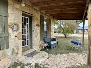 Hilltop Cottage, Historic Silver Spur Dance Hall - Image 3