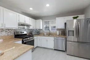 Chic Modern Oasis | Near Strip - Image 4