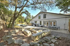 Cool Austin Escape with large Pool & Fire pit - Image 2