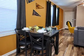 Two Bedroom Near ESU Family Friendly Disney+ Hulu - Image 4