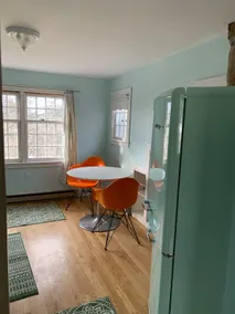 Sunny, serene, second floor - Image 3