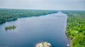 Kennebec Escapes - Lake View - Image 2