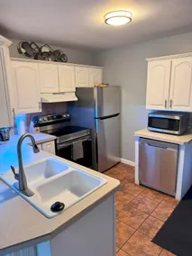 Comfy Entire 3BR w/ Yard/Workspace/ Fitness perks! - Image 5