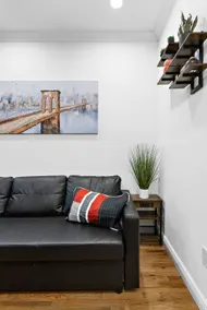 Stylish Modern 2 BR Apartment/NYC Theme/WIFI/Path - Image 4