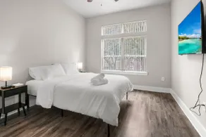 Cozy Winter Stay: Near Kemah, League City, NASA - Image 3