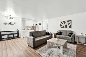 Stylish Loft in Shelby Twp | Stony Creek Close - Image 3