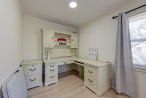 Little Cypress Manor - Image 4