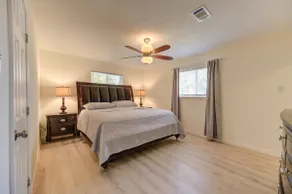 Little Cypress Manor - Image 2