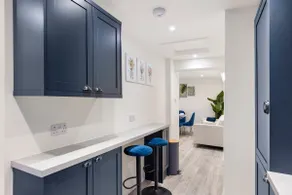Modern 2 Bed Gem Southend on Sea Free parking - Image 2