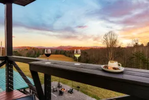 Stunning Views! Tower & HotTub - Image 4