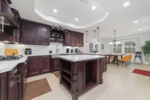 Luxuries Pool House, 5 bed/3 bath/Game room - Image 4