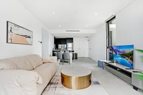 Stylish 2BR Apt with Pool & Views Near Parramatta - Image 2