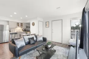 Stylish HTX Studio | King |NRG TMC| Pool & Hot Tub - Image 2
