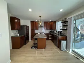 Two bedroom small ranch with beautiful forest view - Image 3