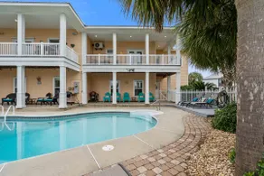 3BR Waterfront*Dock*Steps from Beach*pet*Pickball - Image 2