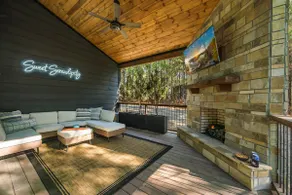 Romantic Getaway - Hot Tub, Sauna & Coffee Bar - Image 5