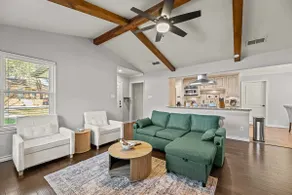 Cozy Luxe l UNT/Downtown l Games l Parking l Yard - Image 2