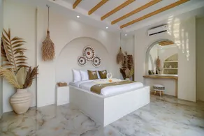 Pool flower - DayBed - Spa - MarbleTub - Sunken LR - Image 3