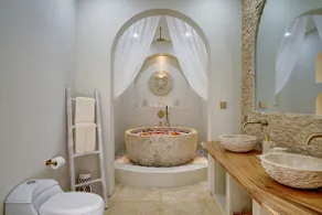 Pool flower - DayBed - Spa - MarbleTub - Sunken LR - Image 2