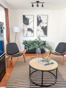 A Chic Getaway Home in Rosemead - Image 3