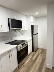 Charming Basement Suite - Image 4