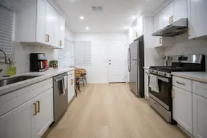 Unique Stonehouse in Pomona / Private gate&Parking - Image 3
